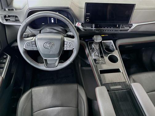 Cement 2025 Toyota Sienna XSE 7 Passenger