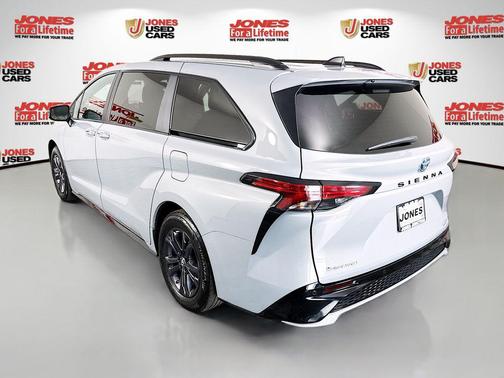 Cement 2025 Toyota Sienna XSE 7 Passenger