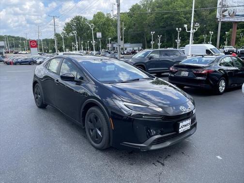 2025 Toyota Prius LE