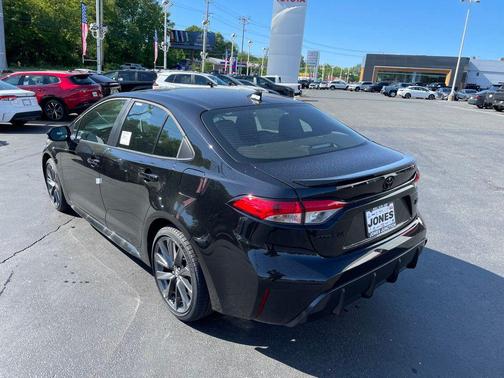 Black 2026 Toyota Corolla SE