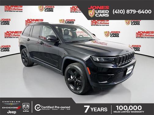 Diamond Black Crystal Pearlcoat 2023 Jeep Grand Cherokee Altitude
