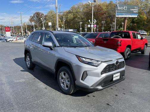 2025 Toyota RAV4 XLE