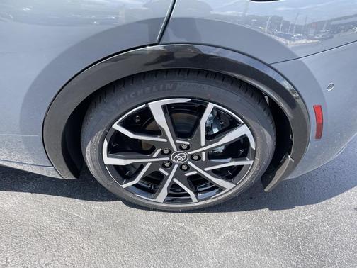 2025 Toyota Prius Plug-In Hybrid XSE Premium