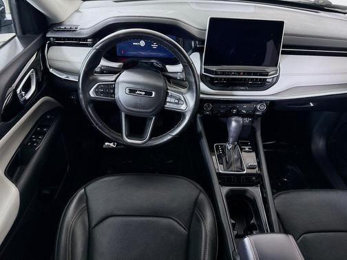 Bright White Clearcoat 2022 Jeep Compass Limited