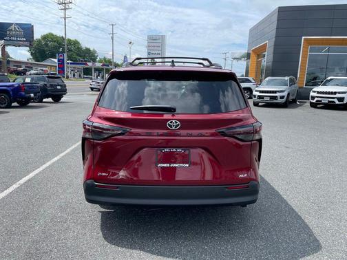 Ruby Flare Pearl [extra_cost_color] 2026 Toyota Sienna XLE