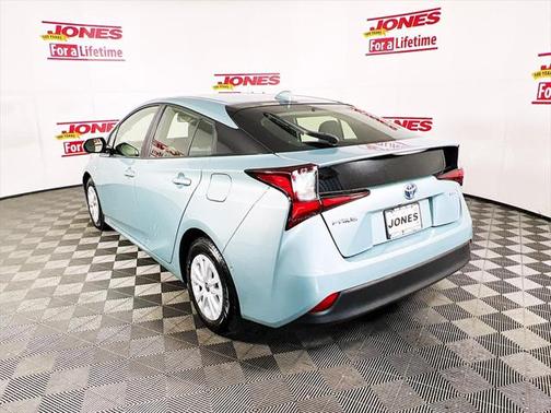 2020 Toyota Prius LE