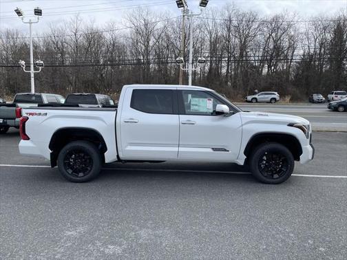 2025 Toyota Tundra Hybrid Platinum