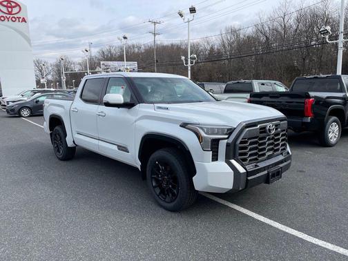 2025 Toyota Tundra Hybrid Platinum