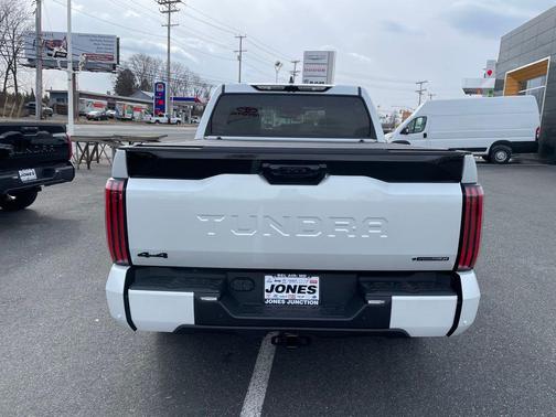2025 Toyota Tundra Hybrid Platinum