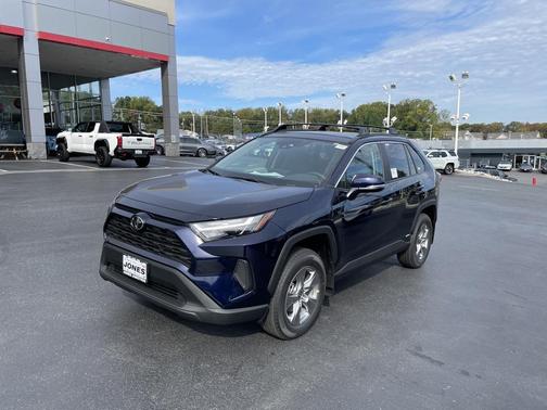 2025 Toyota RAV4 Hybrid XLE