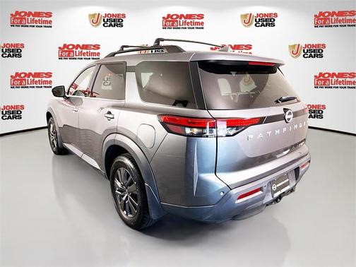 2022 Nissan Pathfinder SV 4WD