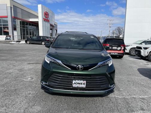2026 Toyota Sienna Limited