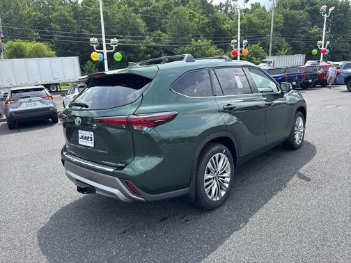 2025 Toyota Highlander Platinum