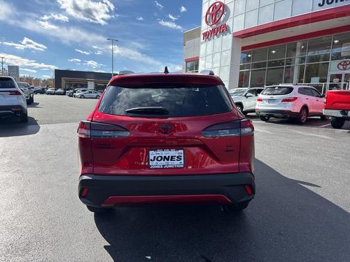 2026 Toyota Corolla Cross LE