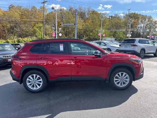 2026 Toyota Corolla Cross LE