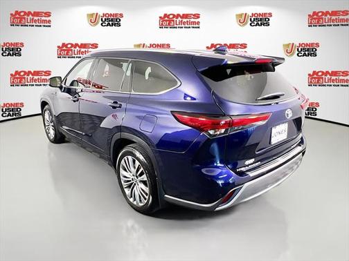 2022 Toyota Highlander Platinum