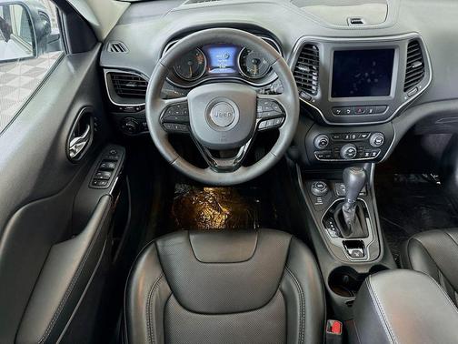 Bright White Clearcoat 2023 Jeep Cherokee Altitude