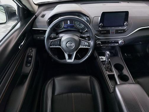 2021 Nissan Altima SR FWD