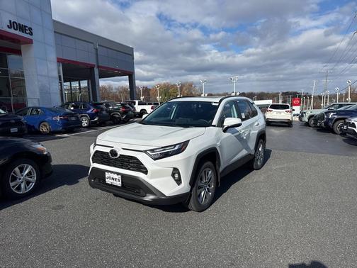 2025 Toyota RAV4 XLE Premium