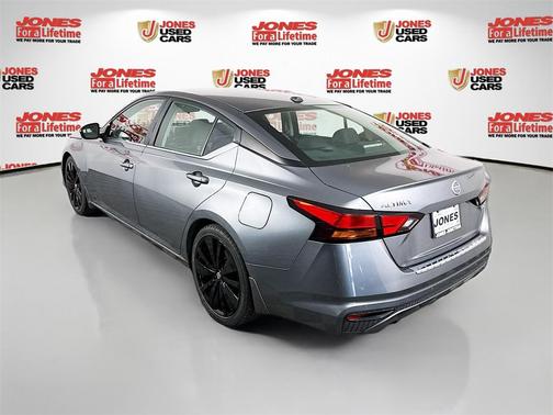 2022 Nissan Altima SR FWD