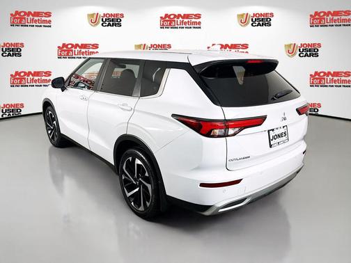 White Diamond 2024 Mitsubishi Outlander SE 2.5 S-AWC