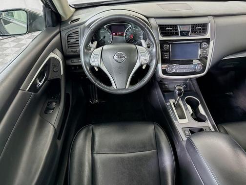 Super Black 2018 Nissan Altima 2.5 SR