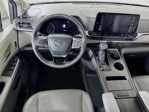 2021 Toyota Sienna Limited 7-Passenger