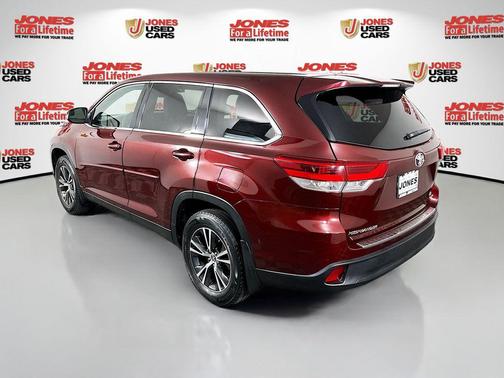 Ooh La La Rouge Mica 2019 Toyota Highlander LE