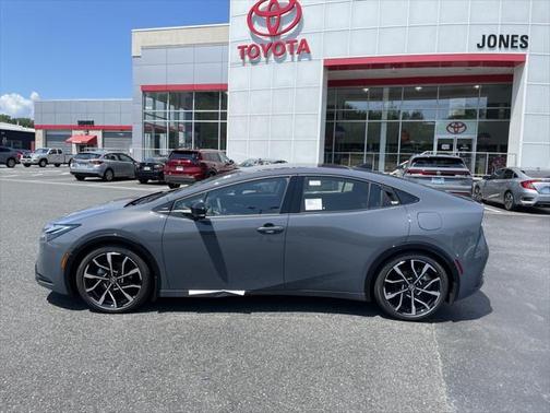 2025 Toyota Prius L