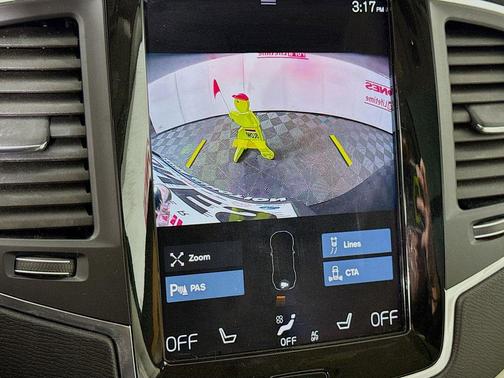 2022 Volvo XC90 T6 Momentum