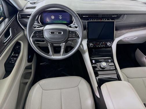 2022 Jeep Grand Cherokee 4xe Overland