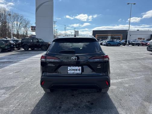 2026 Toyota Corolla Cross LE