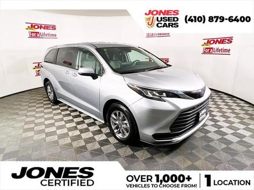 2023 Toyota Sienna LE