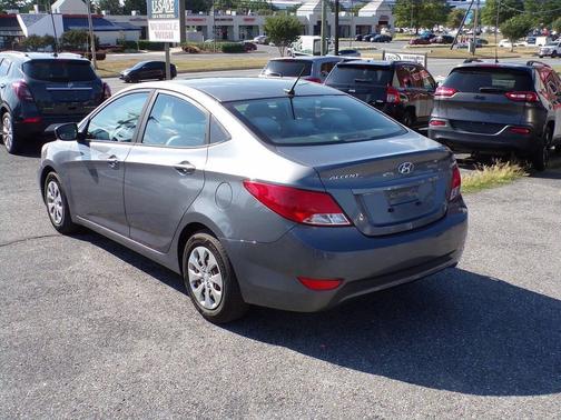 2017 Hyundai Accent SE