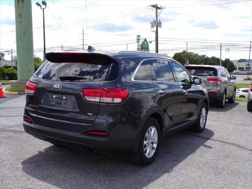 2017 Kia Sorento LX
