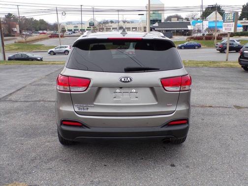 2017 Kia Sorento LX