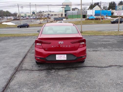 2020 Hyundai ELANTRA SE