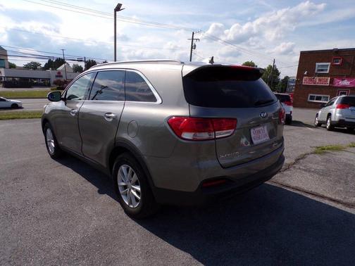 Platinum Graphite 2016 Kia Sorento LX