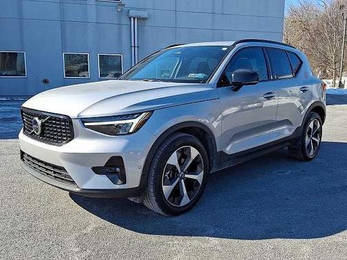2025 Volvo XC40 Plus