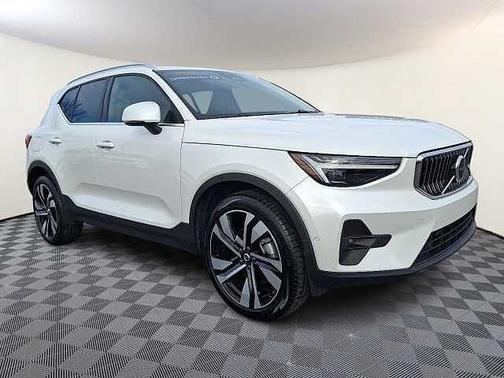 2025 Volvo XC40 Plus