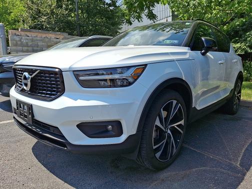 2021 Volvo XC40 T5 R-Design