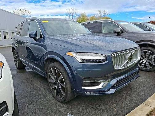 2023 Volvo XC90 Plus