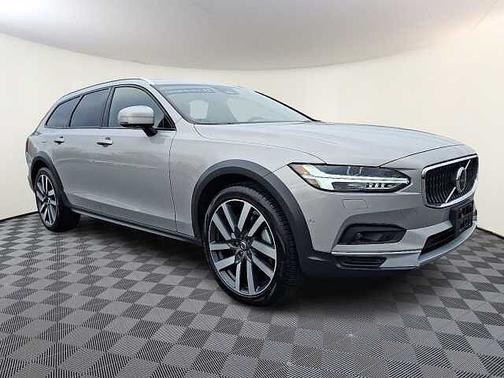 2024 Volvo V90 Cross Country 