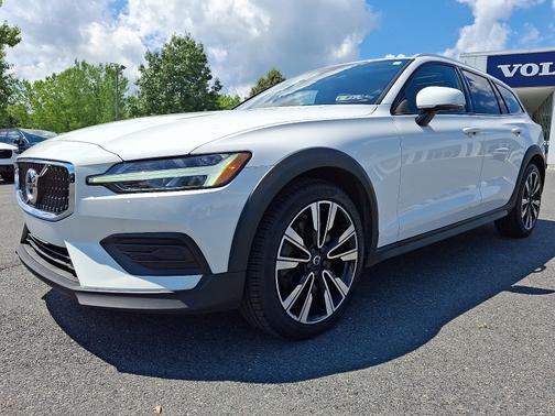 2020 Volvo V60 Cross Country T5