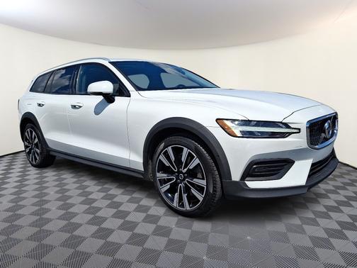 2020 Volvo V60 Cross Country T5