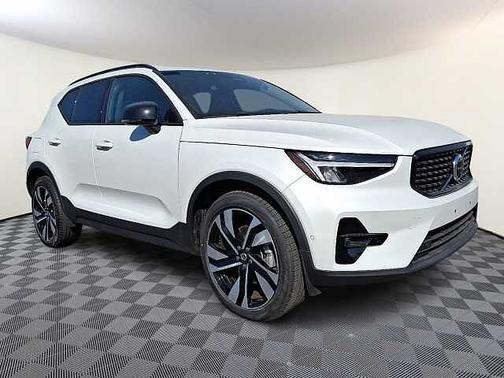 2023 Volvo XC40 Plus