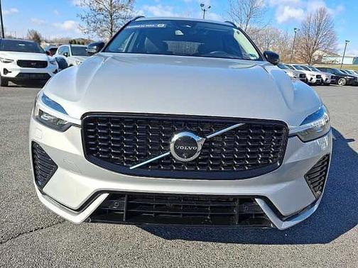 2025 Volvo XC60 Plus