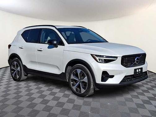 2023 Volvo XC40 Plus