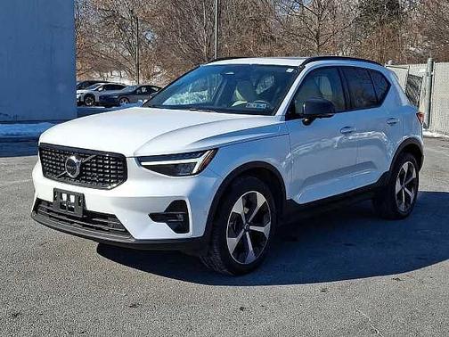 2023 Volvo XC40 Plus