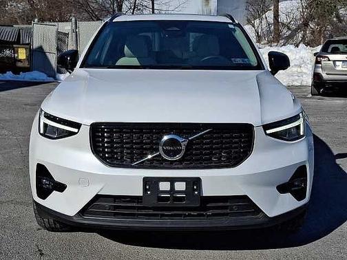 2023 Volvo XC40 Plus